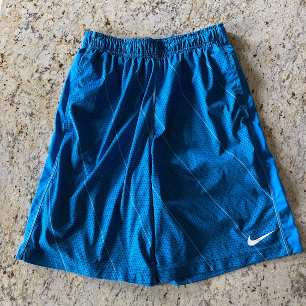 Men's Nike Basketball Shorts Size S 10 inch inseam